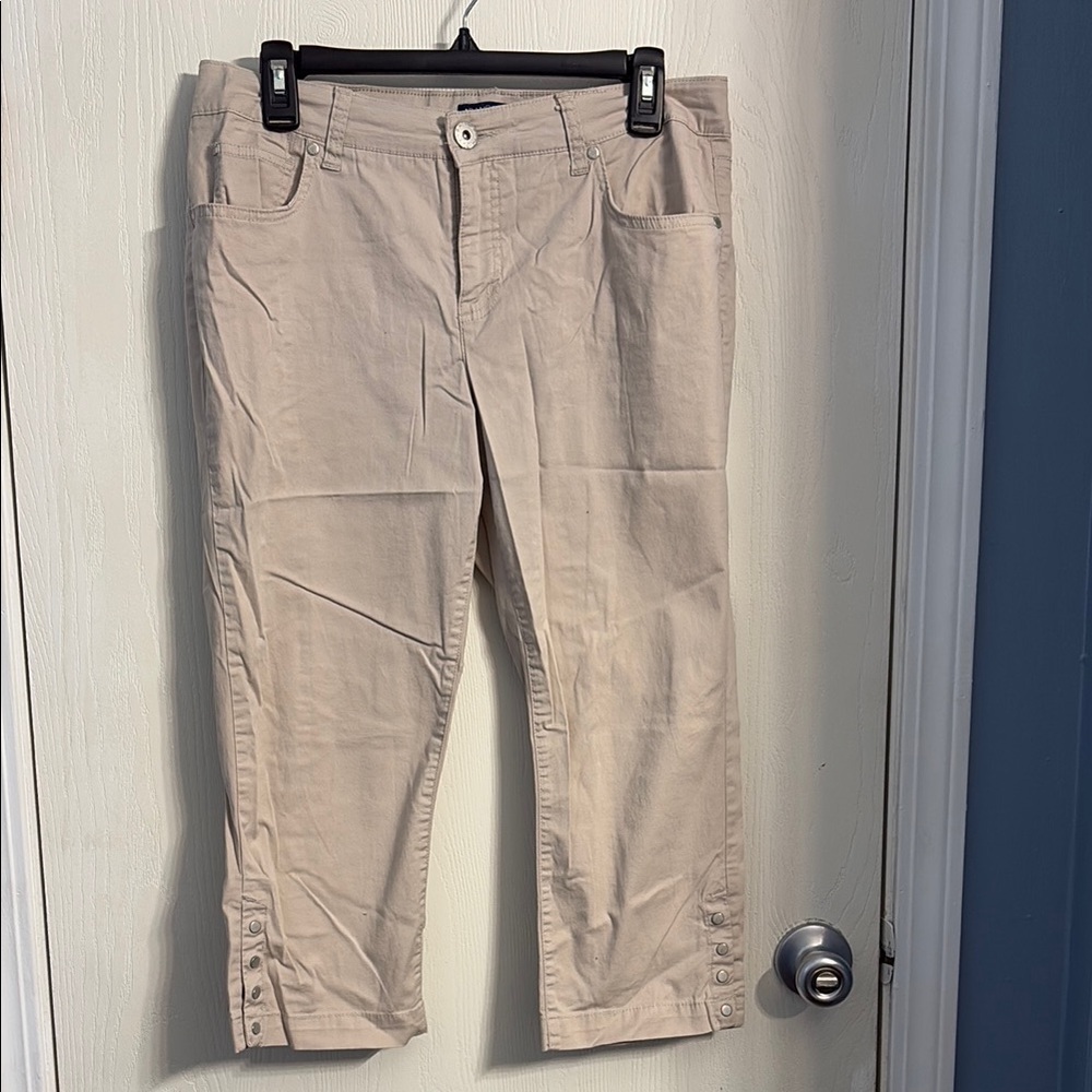 Bandolino Tan Cropped Pants